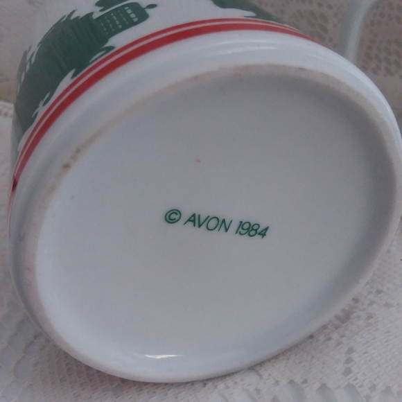 Pair of Vintage Avon Christmas Mugs - Picture 2 of 7